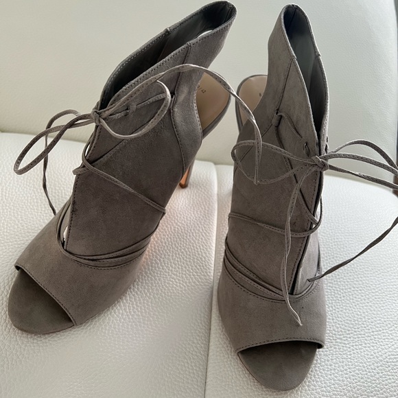 New Look Gray Suede Ankle Open-Toe High Heel 10M - Picture 2 of 7